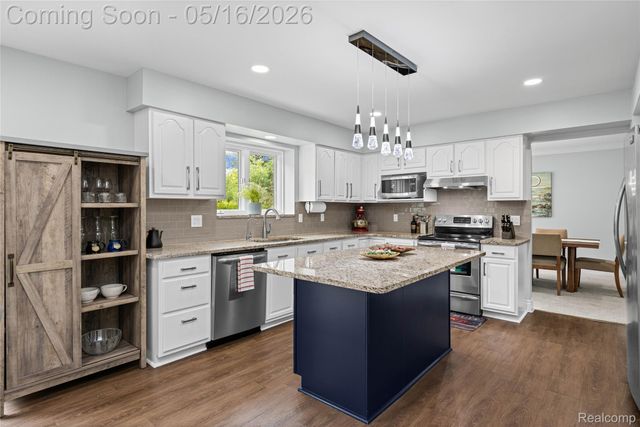 22208 Worcester Drive, Novi, MI 48374