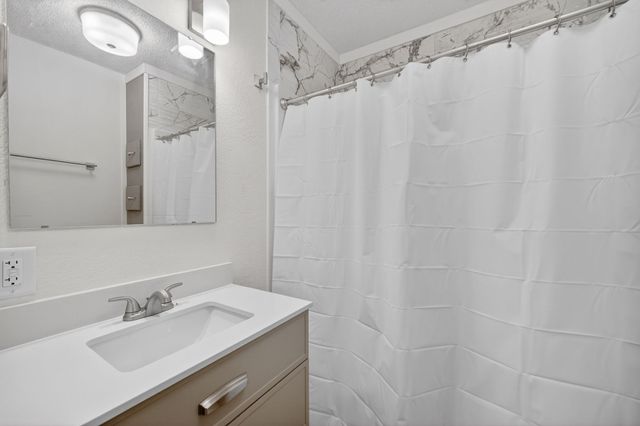 1602 Wilson Avenue, Des Moines, IA 50316