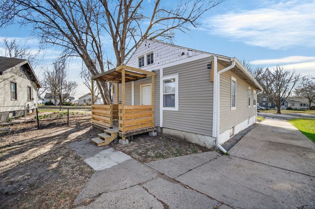 1602 Wilson Avenue, Des Moines, IA 50316