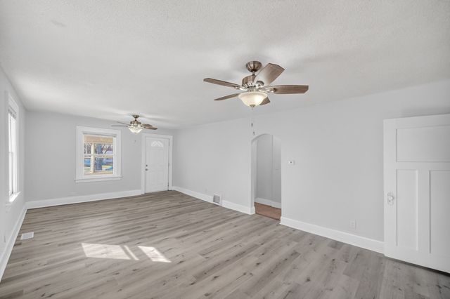 1602 Wilson Avenue, Des Moines, IA 50316