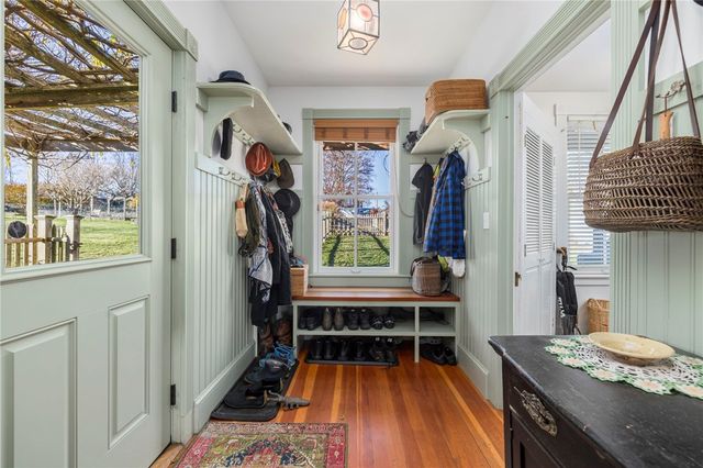 41 Walcott Avenue, Jamestown, RI 02835