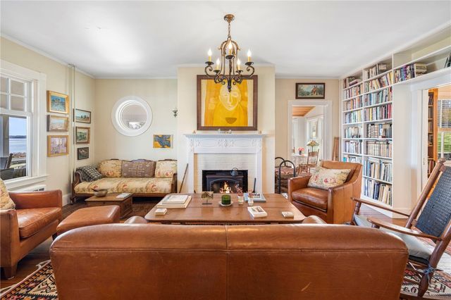 41 Walcott Avenue, Jamestown, RI 02835