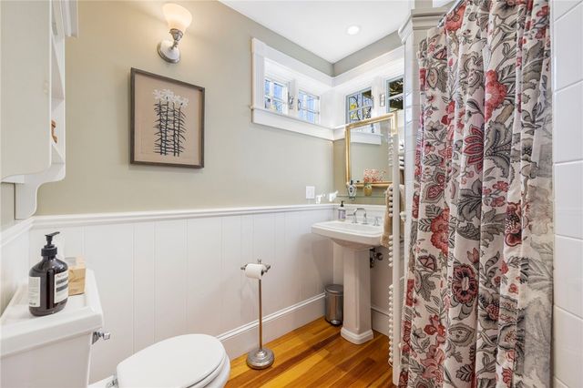 41 Walcott Avenue, Jamestown, RI 02835