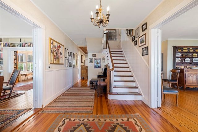 41 Walcott Avenue, Jamestown, RI 02835