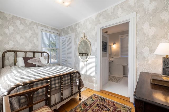 41 Walcott Avenue, Jamestown, RI 02835