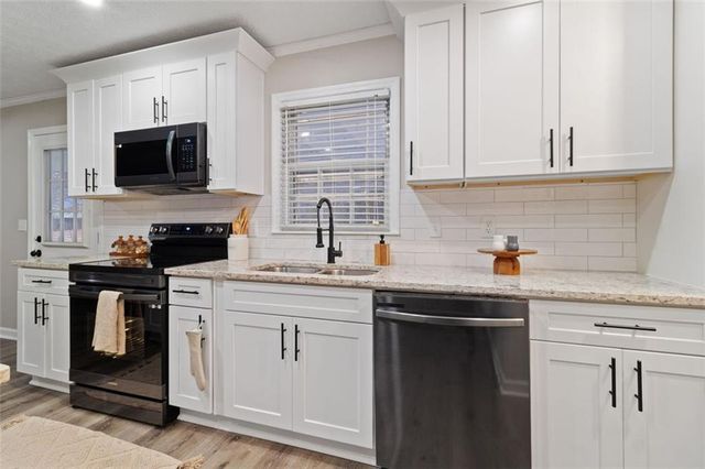 6896 LAURELWOOD Drive, Douglasville, GA 30135