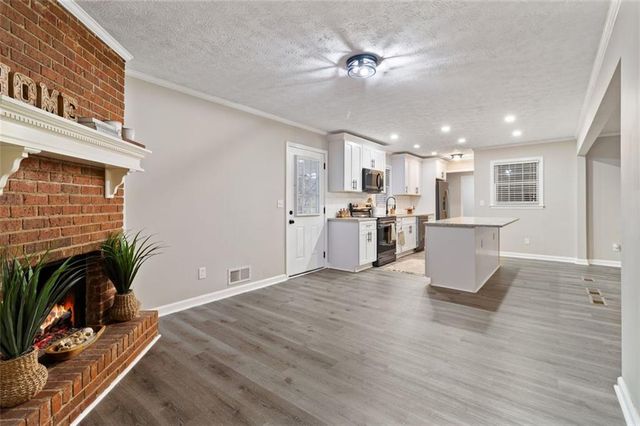 6896 LAURELWOOD Drive, Douglasville, GA 30135