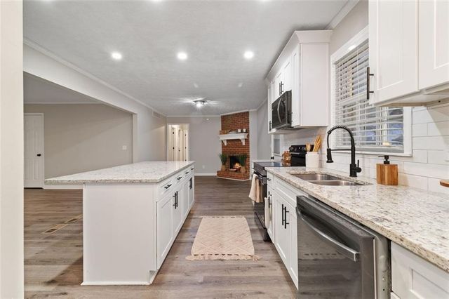 6896 LAURELWOOD Drive, Douglasville, GA 30135