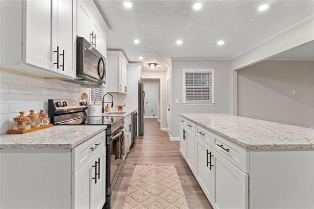 6896 LAURELWOOD Drive, Douglasville, GA 30135