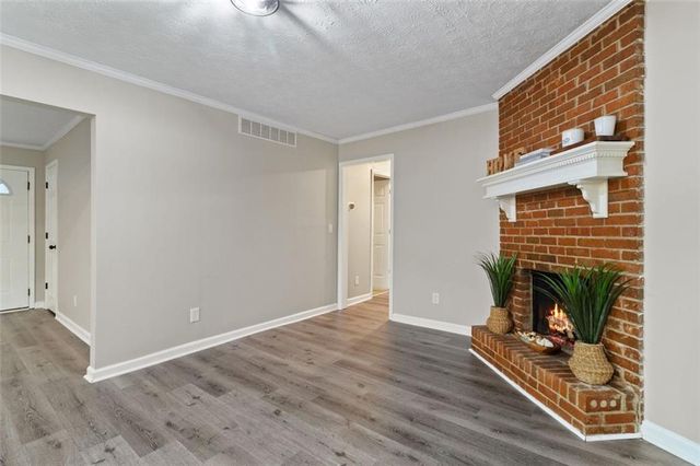 6896 LAURELWOOD Drive, Douglasville, GA 30135