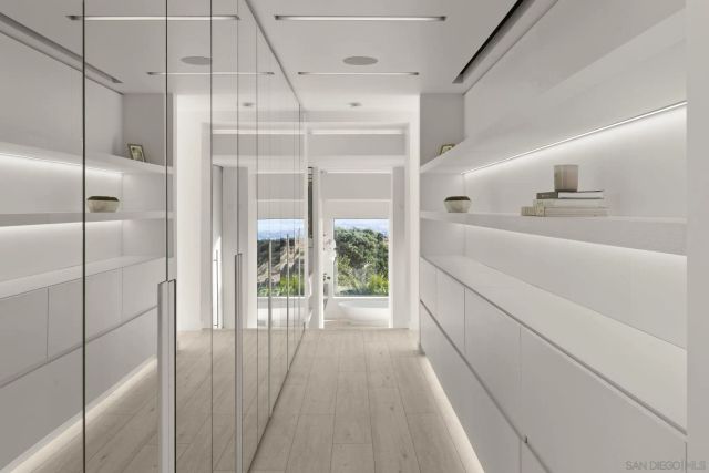 5811 Box Canyon Rd, La Jolla, CA 92037