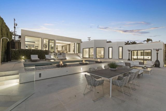 5811 Box Canyon Rd, La Jolla, CA 92037