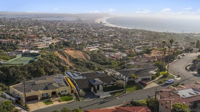 5811 Box Canyon Rd, La Jolla, CA 92037