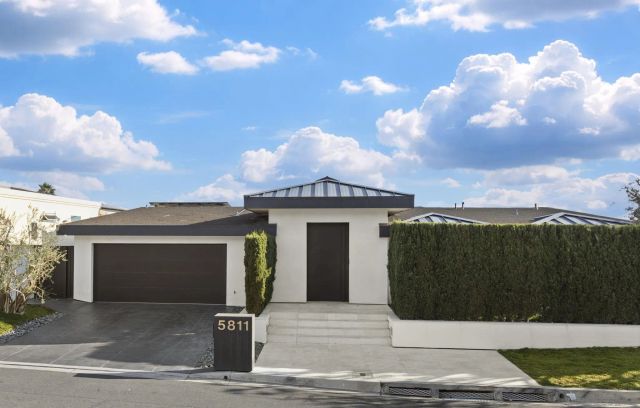 5811 Box Canyon Rd, La Jolla, CA 92037