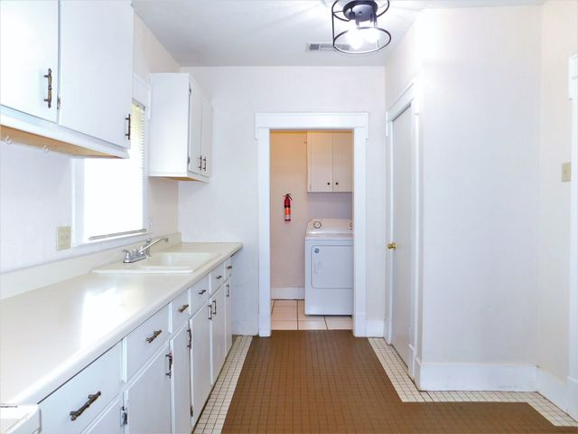 2001 James Street, Denton, TX 76205