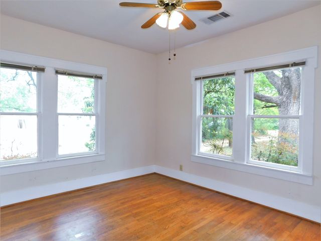 2001 James Street, Denton, TX 76205