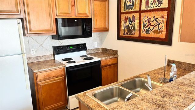 6137 METROWEST BOULEVARD 102, Orlando, FL 32835
