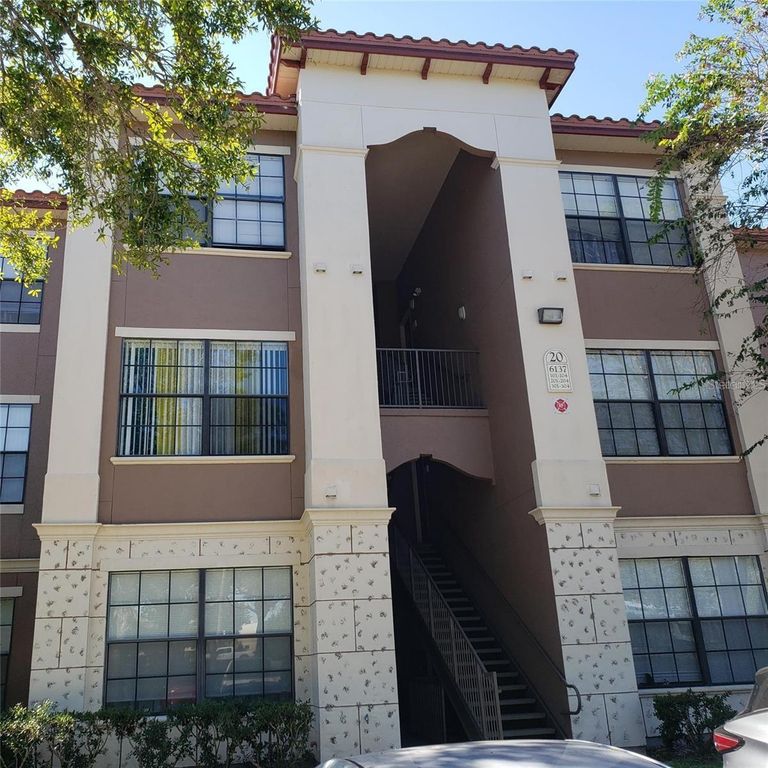 6137 METROWEST BOULEVARD 102, Orlando, FL 32835