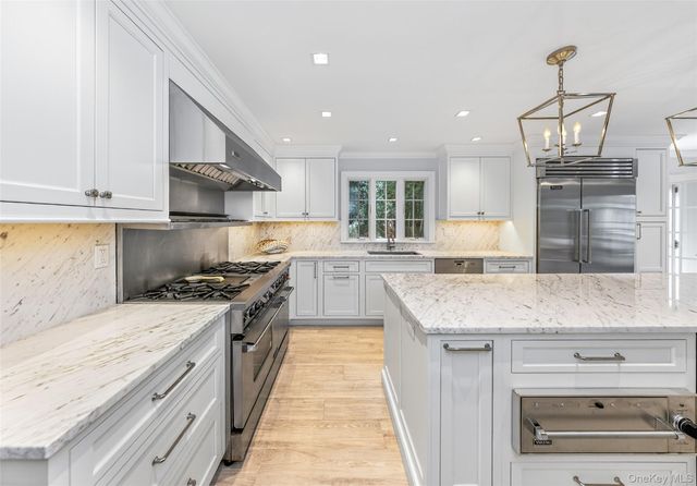 299 Narrow Lane, Southampton, NY 11968