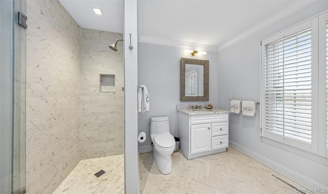 299 Narrow Lane, Southampton, NY 11968