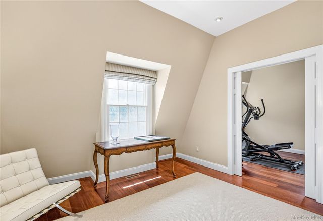 299 Narrow Lane, Southampton, NY 11968