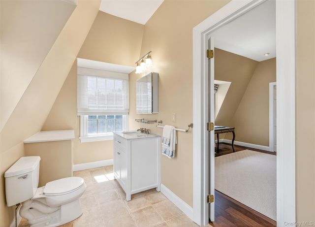 299 Narrow Lane, Southampton, NY 11968