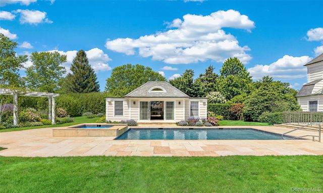 299 Narrow Lane, Southampton, NY 11968