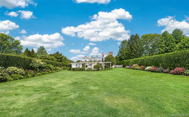 299 Narrow Lane, Southampton, NY 11968
