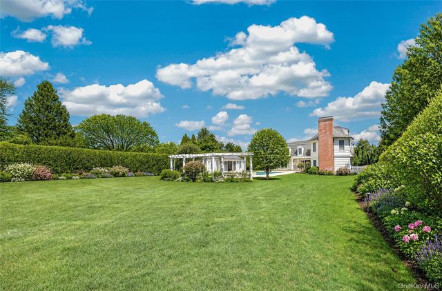 299 Narrow Lane, Southampton, NY 11968