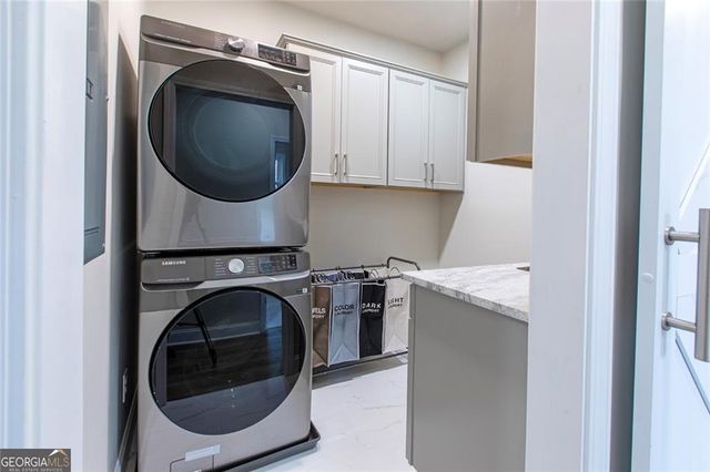 1133 Oak Knoll SE Terrace, Atlanta, GA 30315