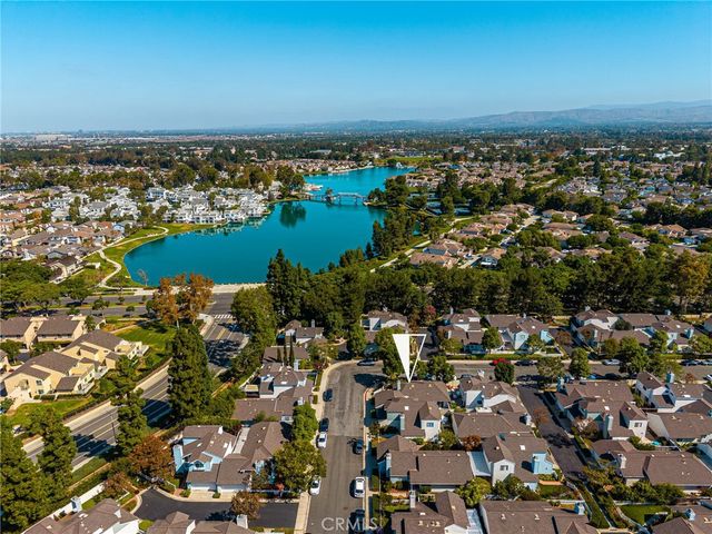 49 Summerfield 99, Irvine, CA 92614
