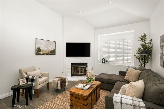 49 Summerfield 99, Irvine, CA 92614