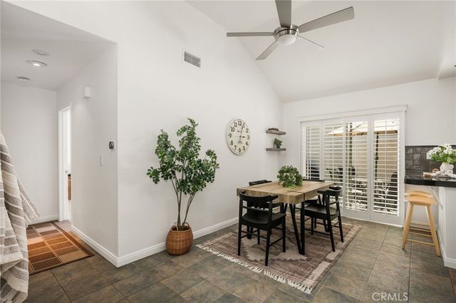 49 Summerfield 99, Irvine, CA 92614