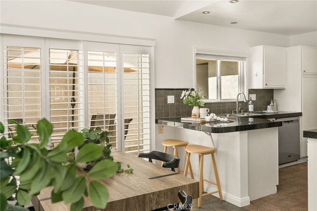 49 Summerfield 99, Irvine, CA 92614