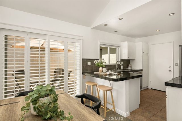 49 Summerfield 99, Irvine, CA 92614