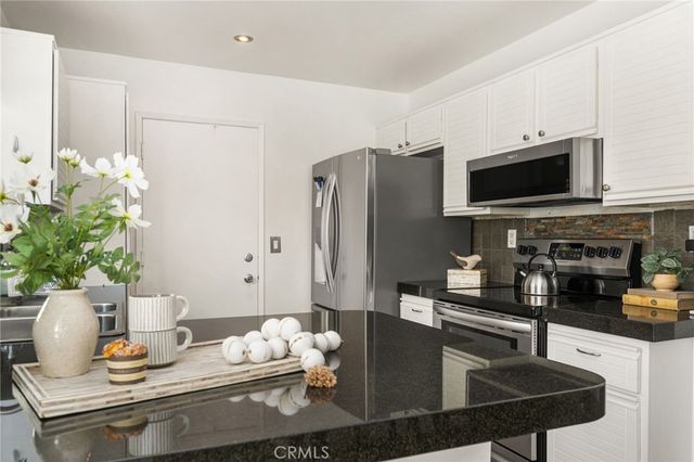 49 Summerfield 99, Irvine, CA 92614