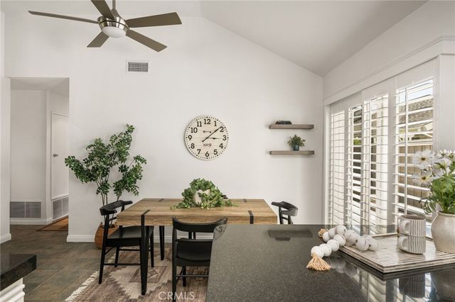 49 Summerfield 99, Irvine, CA 92614