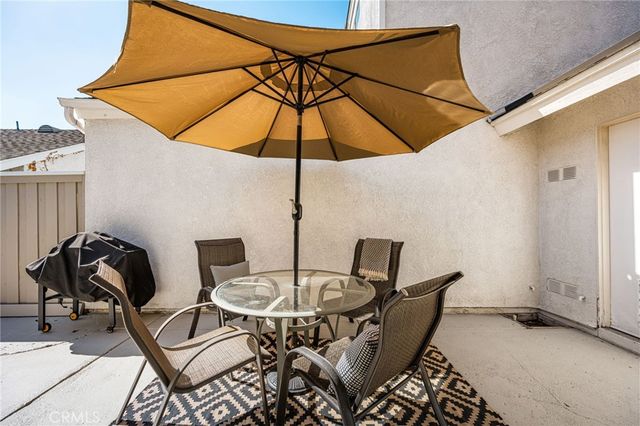 49 Summerfield 99, Irvine, CA 92614