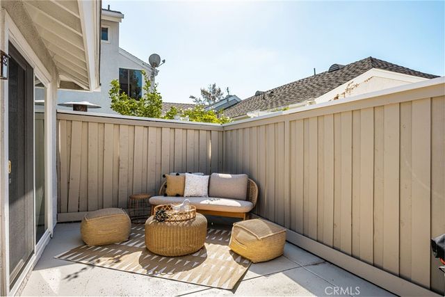 49 Summerfield 99, Irvine, CA 92614