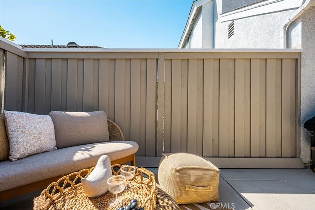 49 Summerfield 99, Irvine, CA 92614