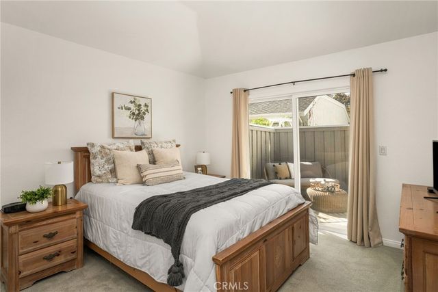 49 Summerfield 99, Irvine, CA 92614