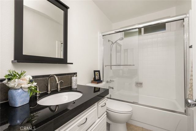 49 Summerfield 99, Irvine, CA 92614
