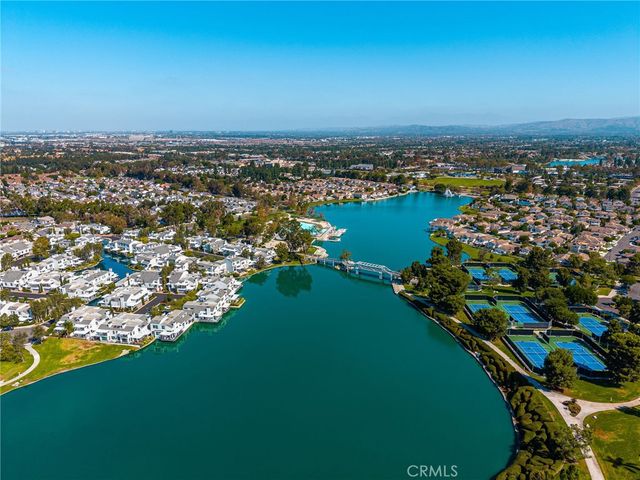 49 Summerfield 99, Irvine, CA 92614