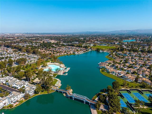 49 Summerfield 99, Irvine, CA 92614