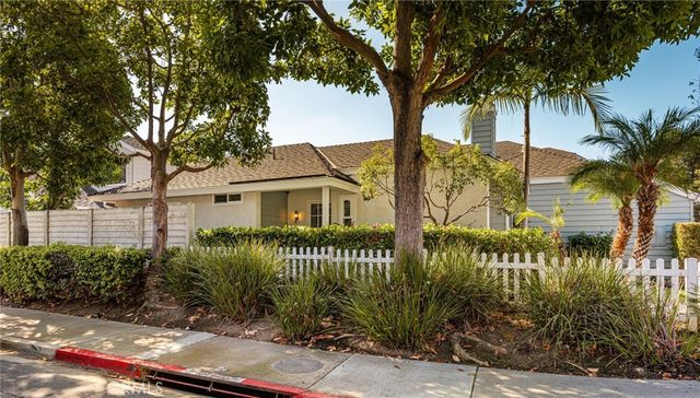 49 Summerfield 99, Irvine, CA 92614