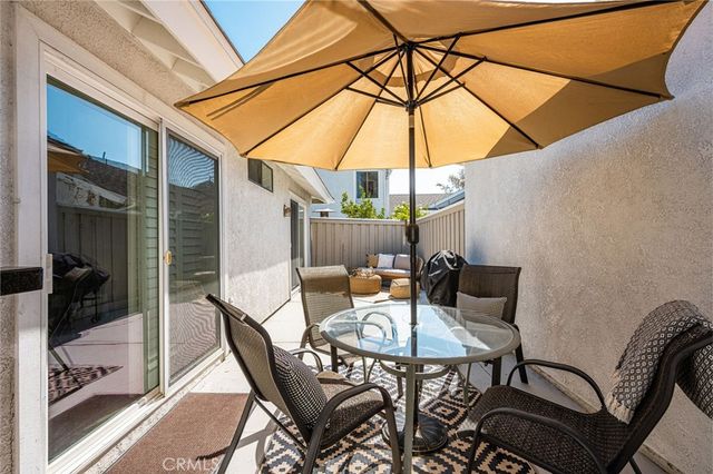 49 Summerfield 99, Irvine, CA 92614