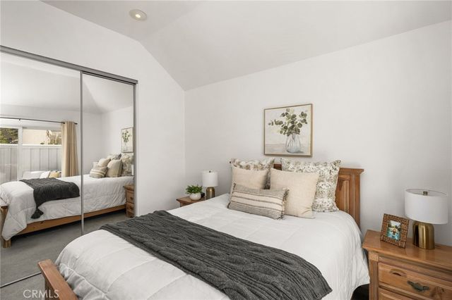 49 Summerfield 99, Irvine, CA 92614