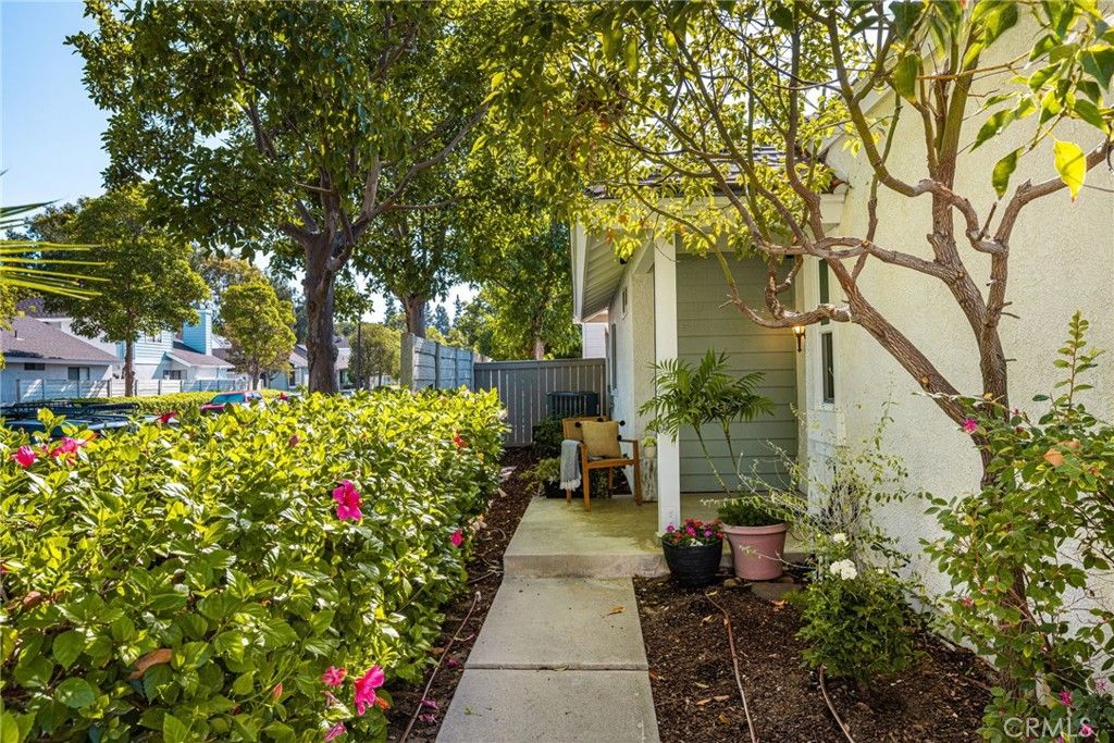 49 Summerfield 99, Irvine, CA 92614 — photo 2