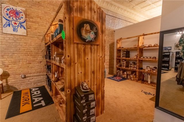 201 South Main Street, Caldwell, TX 77836