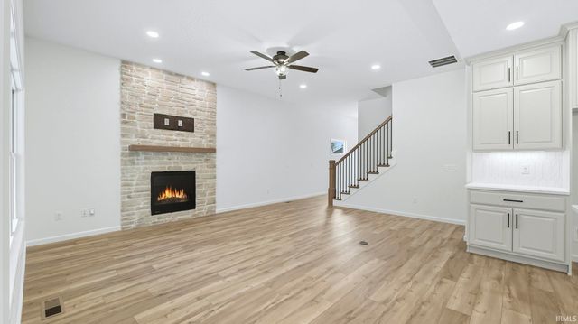 1110 Olympiada Knoll, Fort Wayne, IN 46845